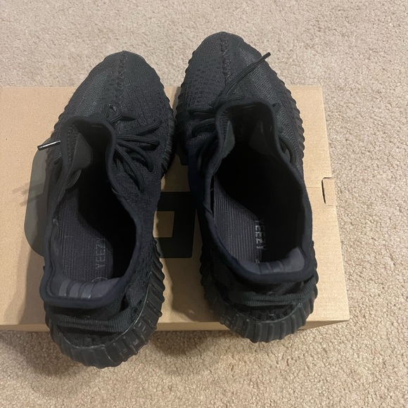 Adidas yeezy 350 onyx size 9 men - Picture 5 of 6